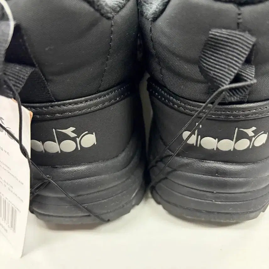 [BUNJANG] Diadora Winter Boots 240 Size / 디아도라 방한 부츠 240사이즈 새상품