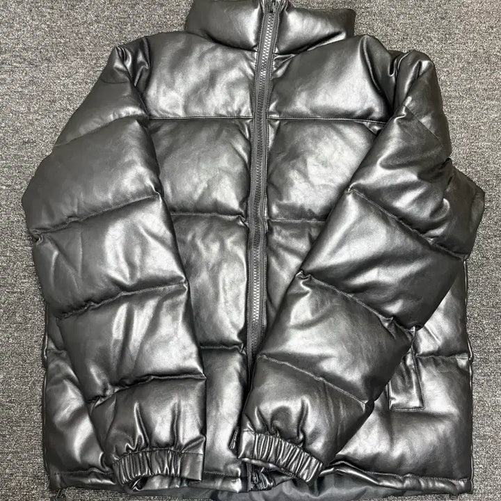 [BUNJANG] LOWELL Black Leather Short Padded Jacket / LOWELL 블랙 레더 숏패딩 판매합니다.