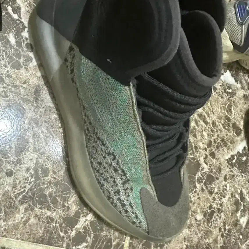 [BUNJANG] Adidas Yeezy Boost Quantum Teal Blue Sneakers / 이지부스트 퀀텀 틸블루
