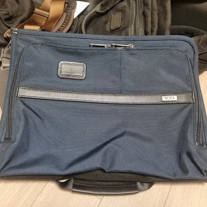 [BUNJANG] TUMI 1931 Clutch Bag / 투미  일파3 클러치백 2603167NVY3E
