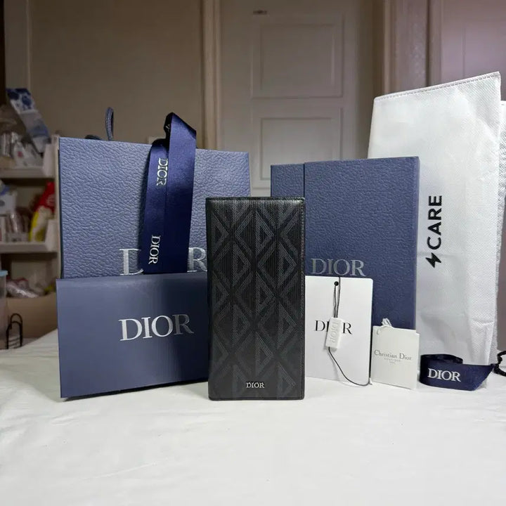 [BUNJANG] Dior CD Diamond Vertical Long Wallet / [22SS,풀구성/단종]디올 CD 다이아몬드 캔버스 버티컬 장지갑 블랙