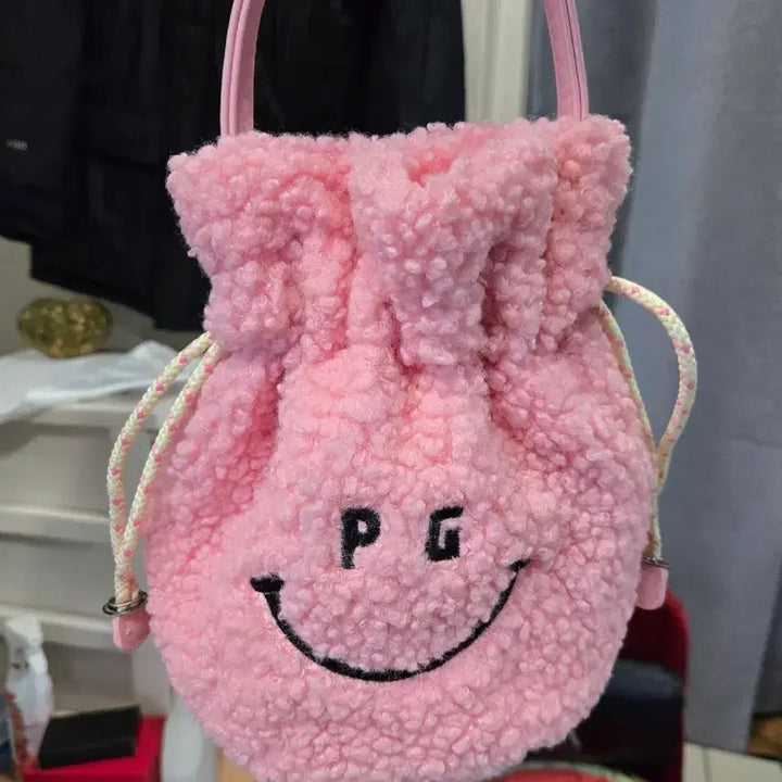 [BUNJANG] PG Smile Pink Boucle Tote Bag / PG 스마일 핑크 뽀글이 분홍가방