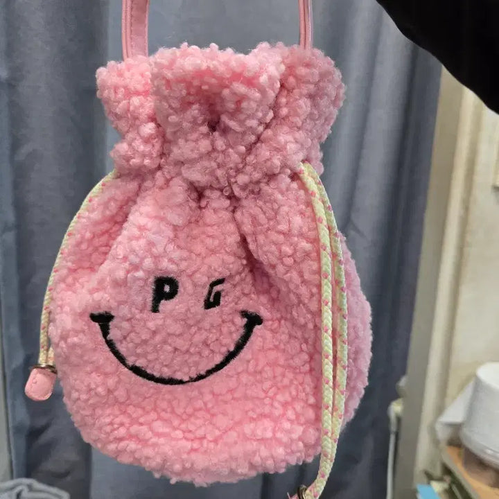 [BUNJANG] PG Smile Pink Boucle Tote Bag / PG 스마일 핑크 뽀글이 분홍가방