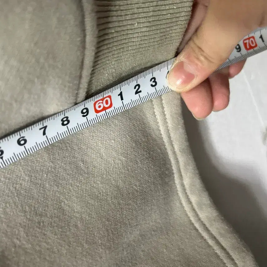 [BUNJANG] REMEMBER Beige Crewneck Sweatshirt M / REMEMBER 베이지색 맨투맨 티셔츠 M