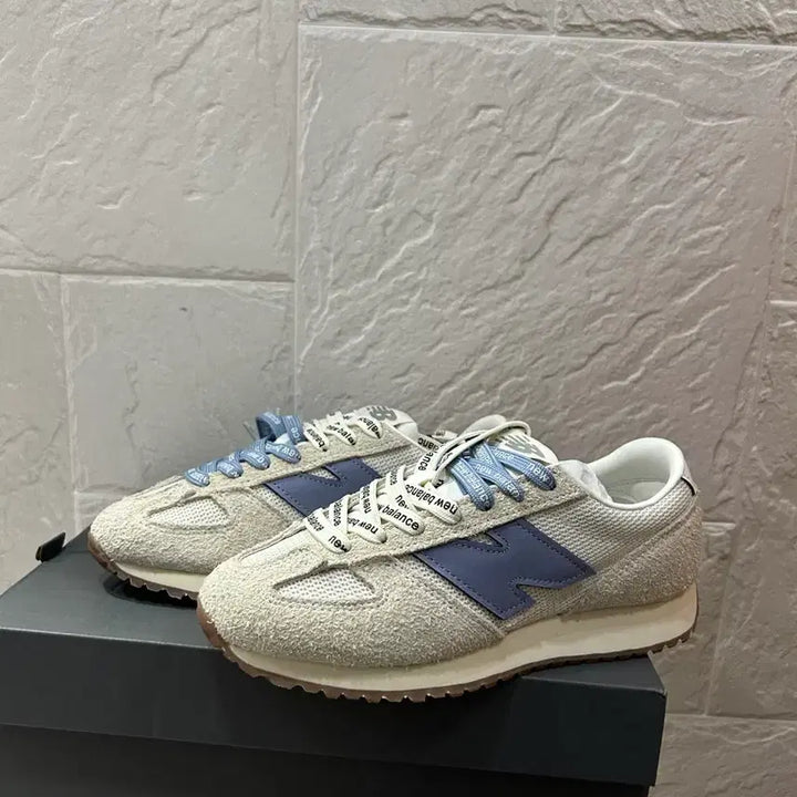 [BUNJANG] New Balance 471 Timberwolf Angora Sneakers / (새상품)220 사이즈 뉴발란스 471 팀버울프 앙고라 더스크 바이올렛