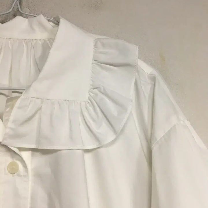 [BUNJANG] 11AM Ruffle Collar Blouse / 새상품 11AM 러플카라 블라우스 F