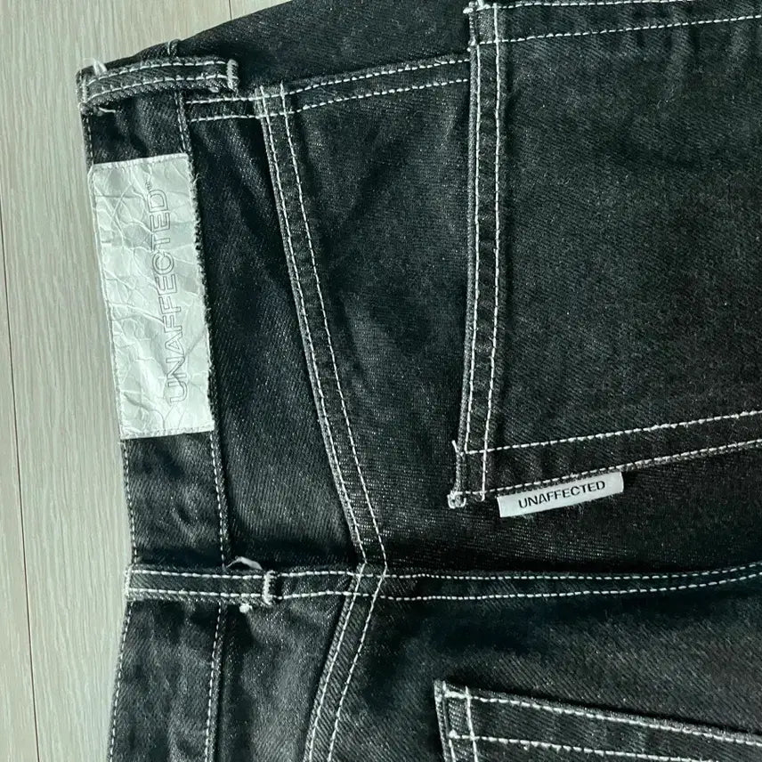 [BUNJANG] Unaffected Track Denim Pants / 언어펙티드 트렉 데님