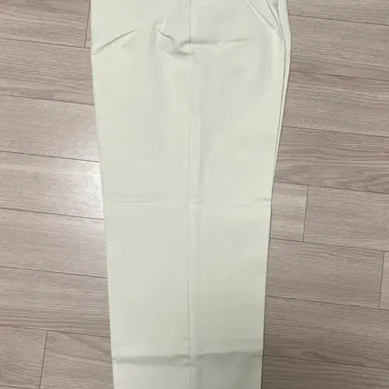 [BUNJANG] LOEIL Pinstuck Semi Wide Cotton Pants / [새상품] LOEIL 로에일 핀턱 세미 와이드 코튼 팬츠 크림 S사이즈