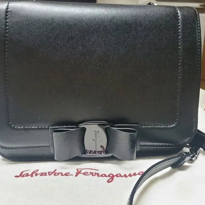 [BUNJANG] Ferragamo Chain Shoulder/Cross Bag / 페레가모 가방