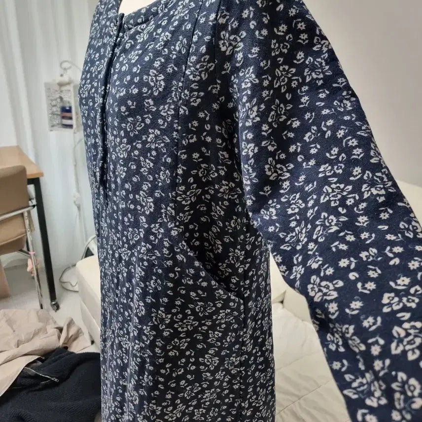 [BUNJANG] Floral Long Winter Dress / 털기모 안감의 두꺼운 겨울 꽃무늬 롱 원피스
