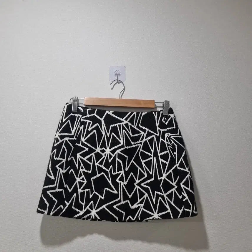 [BUNJANG] Nell Barrett Pattern Mini Skirt Size 40 / NELL BARRETT 닐바렛 패턴 미니스커트 40 / 고가라인