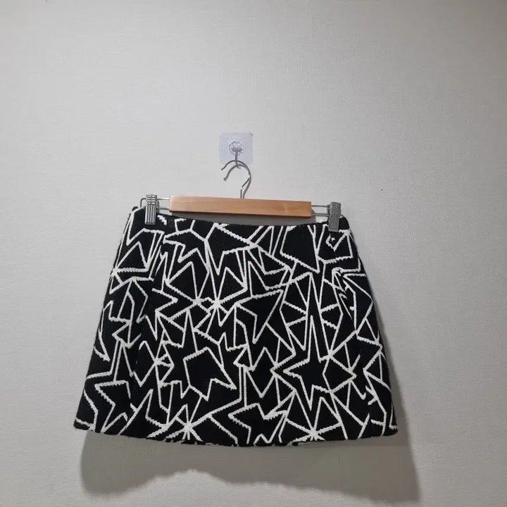 [BUNJANG] Nell Barrett Pattern Mini Skirt Size 40 / NELL BARRETT 닐바렛 패턴 미니스커트 40 / 고가라인