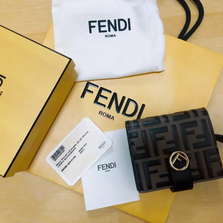 [BUNJANG] Fendi Logo Snap Leather Bifold Wallet / 정품 ) 펜디 로고 똑딱이 가죽 반지갑