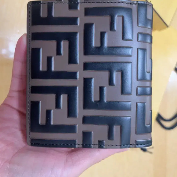 [BUNJANG] Fendi Logo Snap Leather Bifold Wallet / 정품 ) 펜디 로고 똑딱이 가죽 반지갑