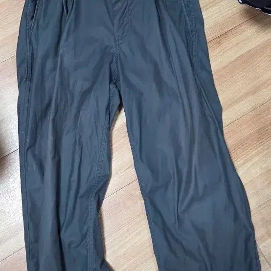 [SOLD OUT] 어나더오피스 산티아고 치노팬츠 그라파이트1