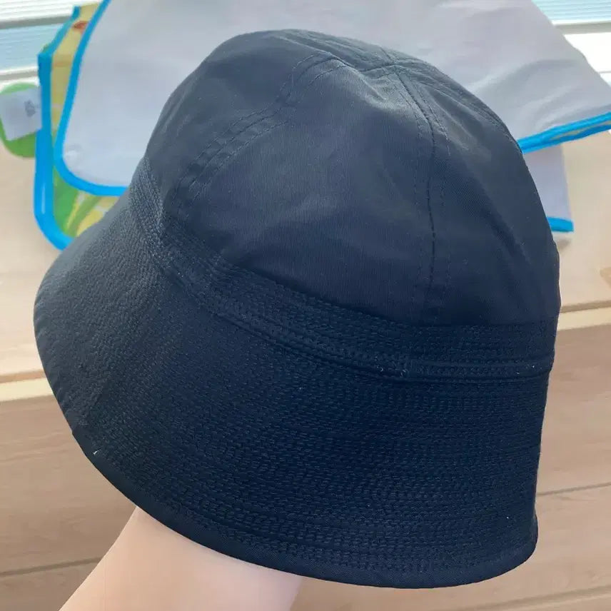 [BUNJANG] Outstanding Bucket Hat Medium Size / 아웃스텐딩 버킷햇 미디엄사이즈 m