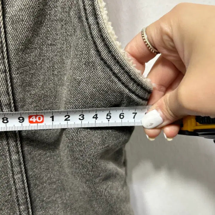 [BUNJANG] 블랙 데님 털 안감 조끼 여성 / 블랙 데님 털 안감 조끼 여성