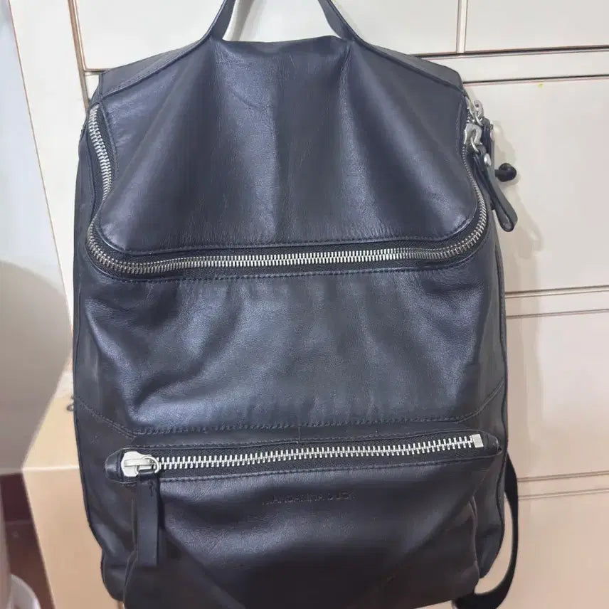 [BUNJANG] Mandarina Duck Black Leather Backpack / 만다리나덕 블랙 가죽 백팩