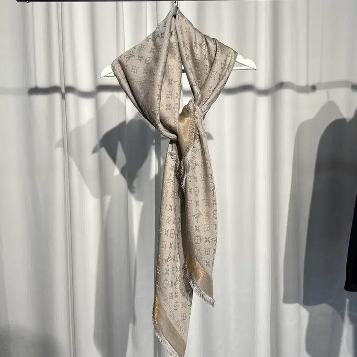 [BUNJANG] Louis Vuitton Monogram Shine Shawl / [정품] 루이비통 모노그램 샤인숄 M75122