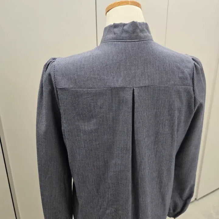 [BUNJANG] Neck Point Blue Stripe Shirt / 넥 포인트 블루 스프라이트 셔츠