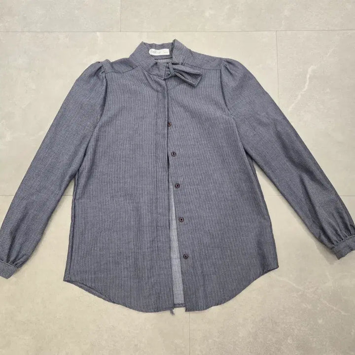 [BUNJANG] Neck Point Blue Stripe Shirt / 넥 포인트 블루 스프라이트 셔츠