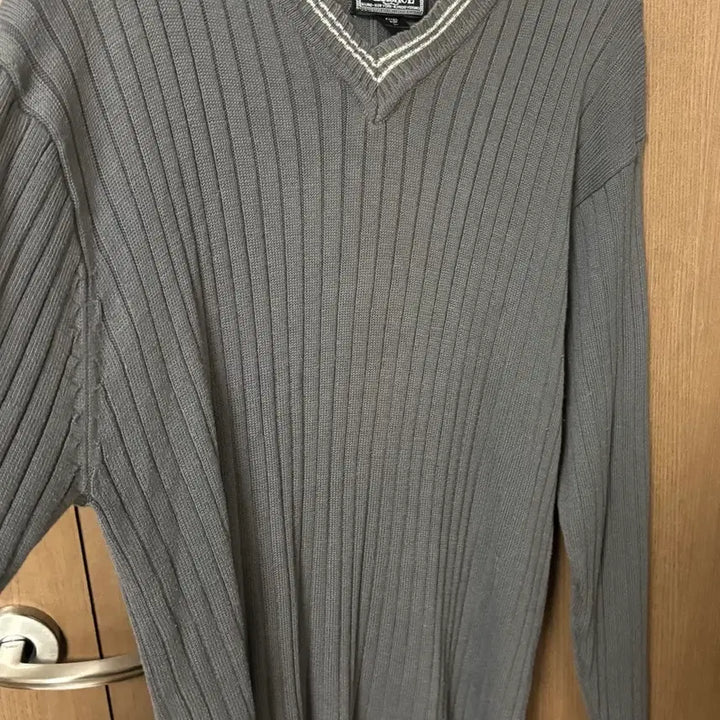 [BUNJANG] VERSACE Gray Ribbed V-Neck Knit Sweater / VERSACE 베르사체 그레이 골지 브이넥 니트 LL