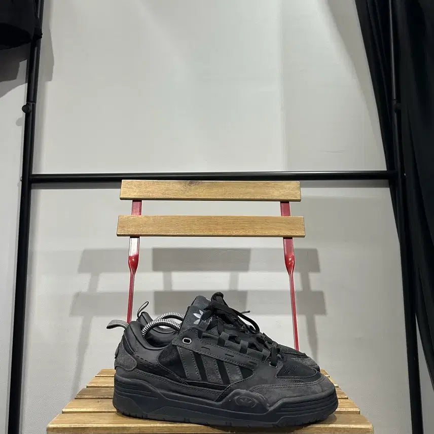 [BUNJANG] Adidas Triple Black Sneakers / 265) 아디다스 운동화 남성 남자 신발 아디 2000 트리플 블랙