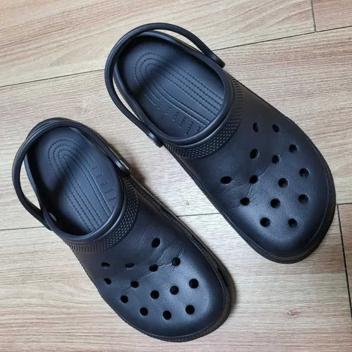 [BUNJANG] Black Clogs Size 300 / 클로그, 300 사이즈