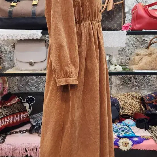 [BUNJANG] Milk Tea Corduroy Long Dress / MILK TEA 코듀로이 롱원피스 (55 66)