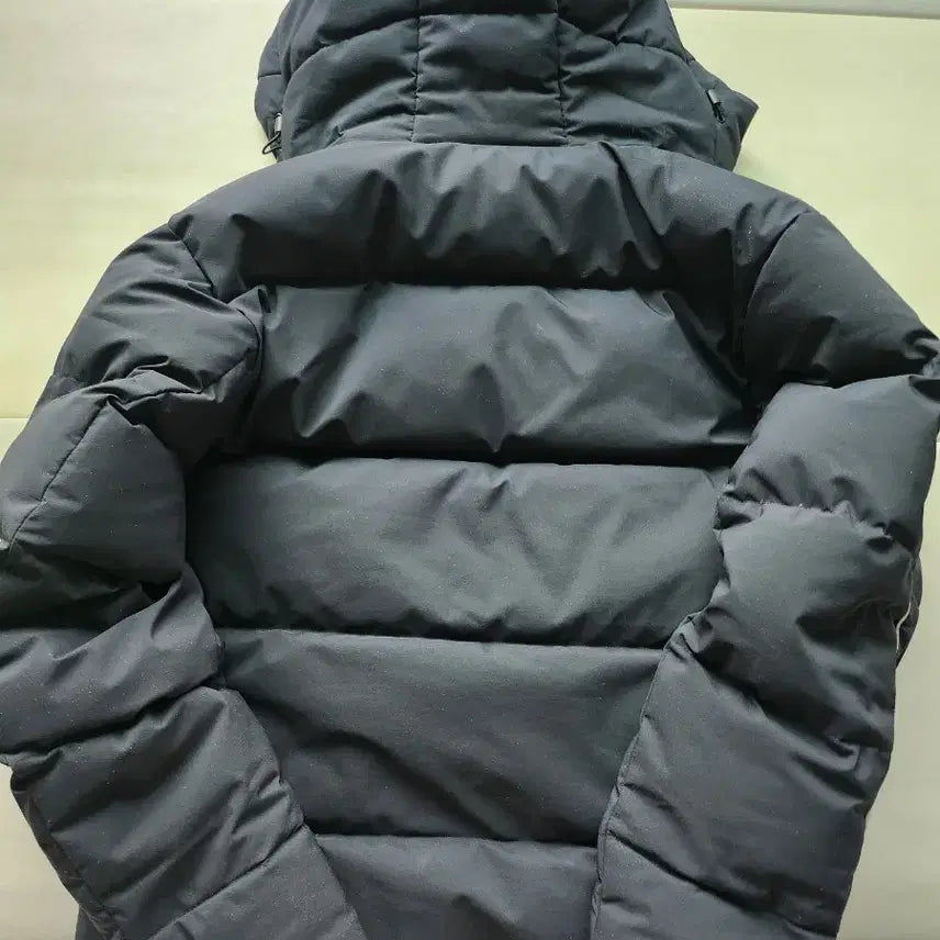 [BUNJANG] Reebok Training Duck Down Padded Jacket / 리복 정품 트레이닝 패딩 새제품 런닝 축구 풋살 헬스 등산 트레킹 자전거