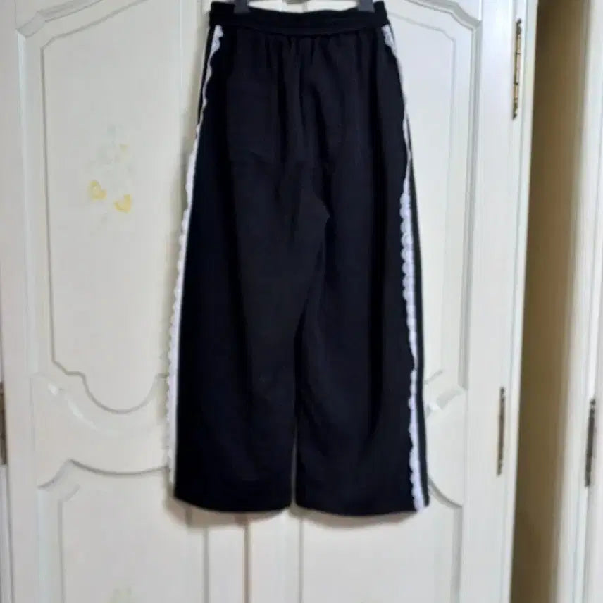 [BUNJANG] Lace Detail Training Pants / 여성 와이드 레이스 팬츠(F)