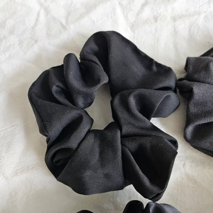 [SOLD OUT] (새상품) 블랙 곱창밴드 스크런치