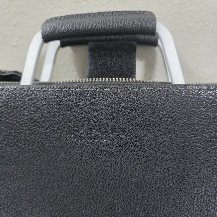 [BUNJANG] LOTUFF Black Briefcase / LOTUFF 로터프 블랙 서류 가방
