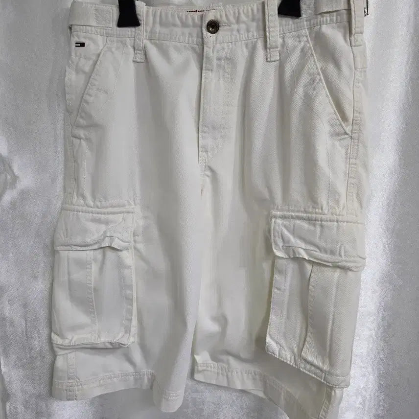 [BUNJANG] Tommy Hilfiger White Cargo Shorts / 타미힐피거 화이트 카고 반바지 (1645)