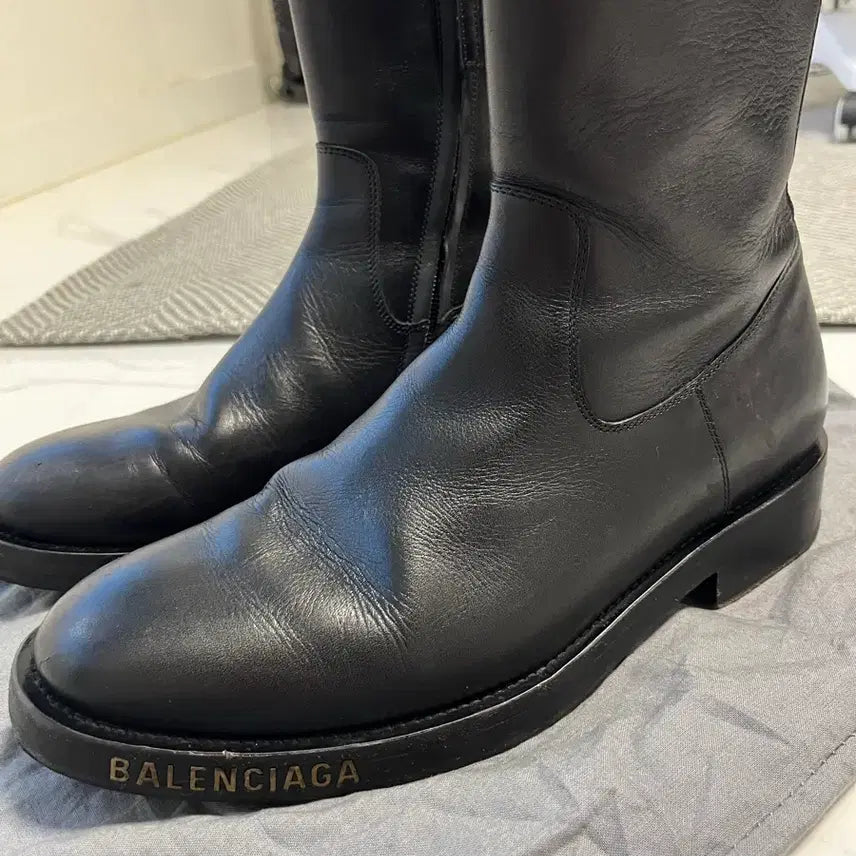 [BUNJANG] Balenciaga Logo Boots (Size 41) / 발렌시아가 로고 부츠 사이즈 41