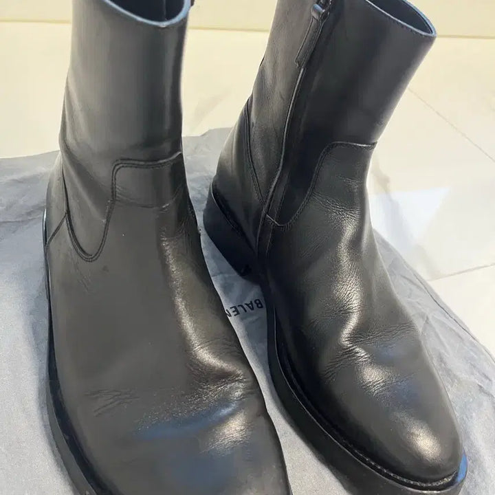 [BUNJANG] Balenciaga Logo Boots (Size 41) / 발렌시아가 로고 부츠 사이즈 41