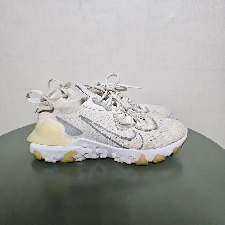 [BUNJANG] Nike React Vision Essential Sneakers (Size 235) / 235나이키 리액트 비전 에센셜 -203