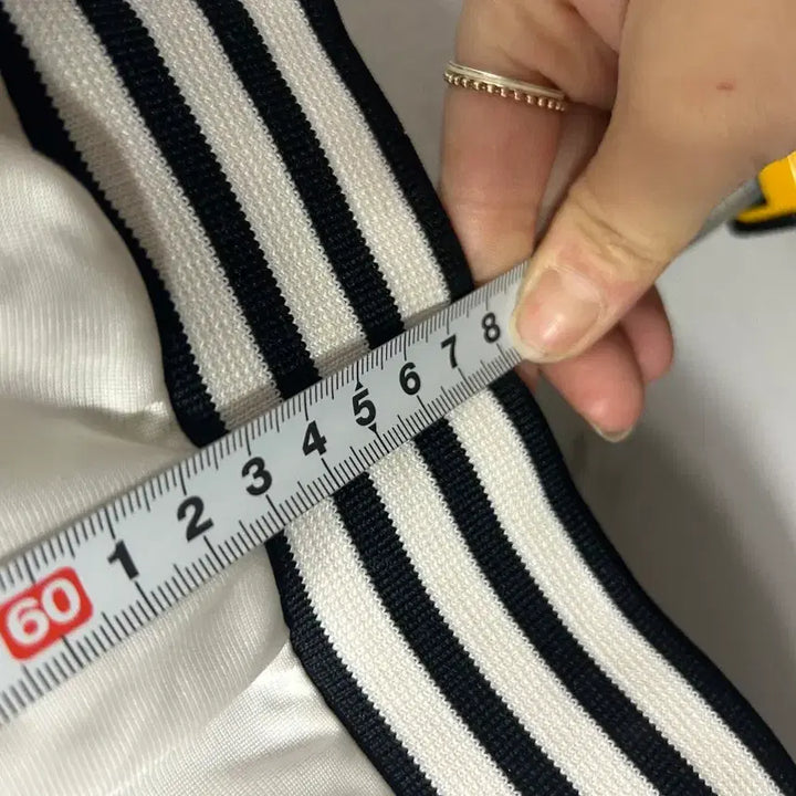 [BUNJANG] 아디다스 플라워 프린팅 맨투맨 티셔츠 S / 아디다스 플라워 프린팅 맨투맨 티셔츠 S
