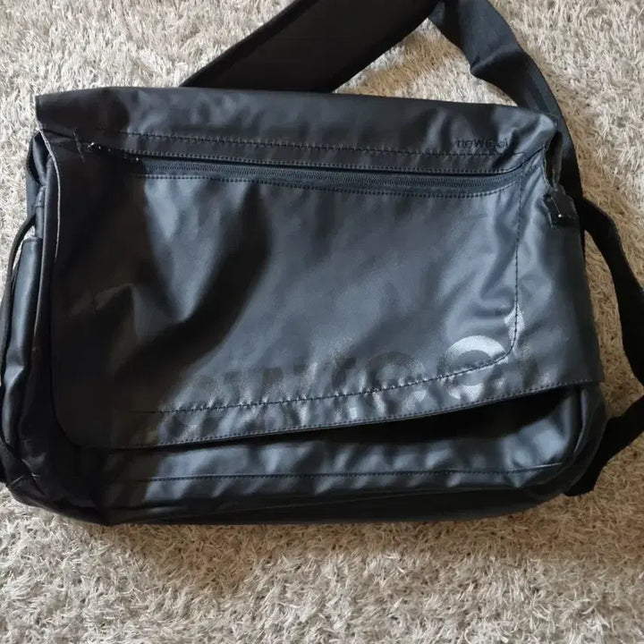 [BUNJANG] TAGETI Toweled Black Messenger Bag / 타게티 toweled 블랙 메신저백(새상품)