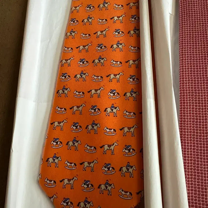 [BUNJANG] Hermes Silk Tie - New with Box / *새상품 에르메스 hermes 명품 넥타이 미사용 박스 포장