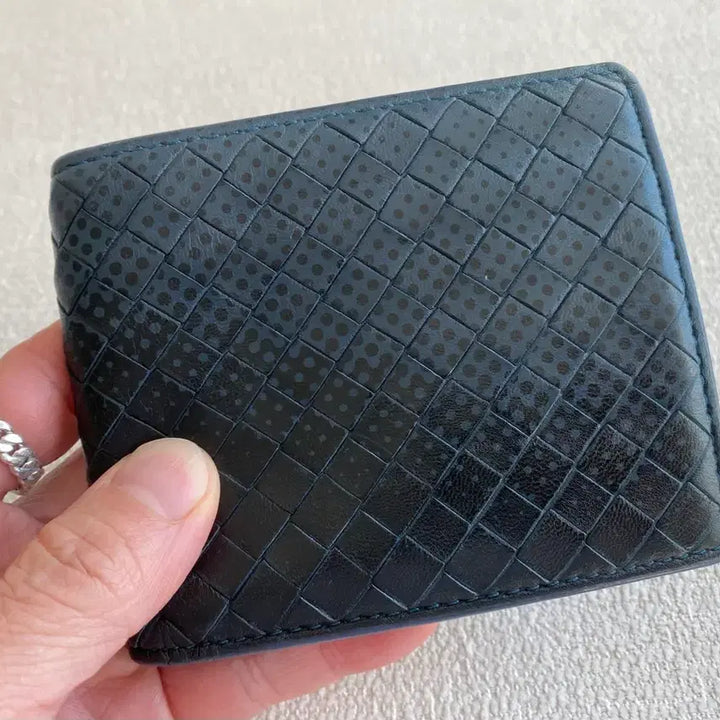 [BUNJANG] Bottega Veneta Weaving Bi-fold Wallet Navy Dot Pattern / 보테가 베네타 위빙 멀티플 반지갑 진네이비 도트패턴