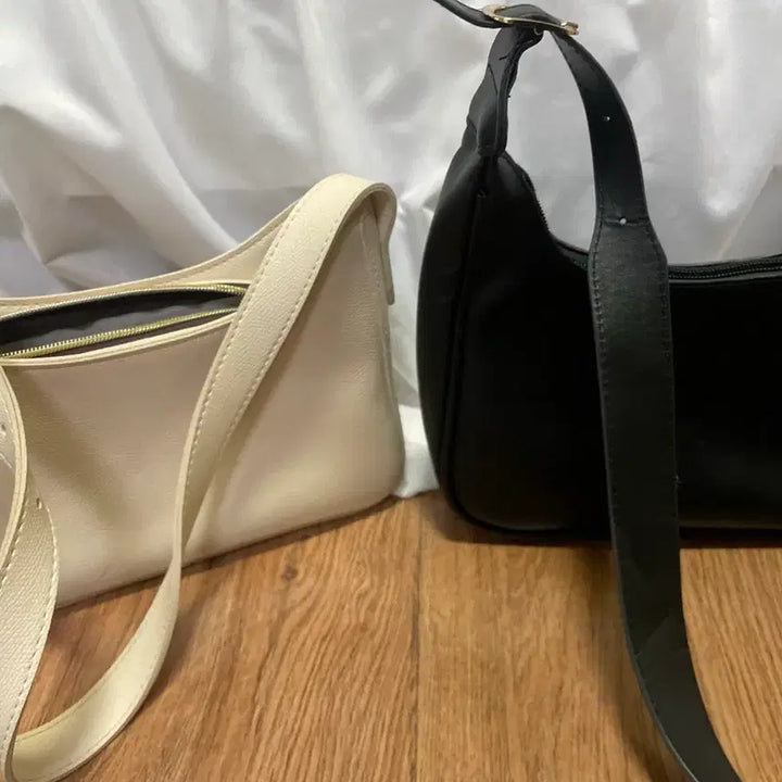 [BUNJANG] Ivory Black Hobo Shoulder Bag / 개당) 아이보리 블랙 호보백 숄더백