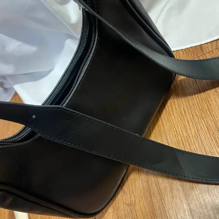 [BUNJANG] Ivory Black Hobo Shoulder Bag / 개당) 아이보리 블랙 호보백 숄더백