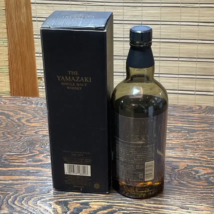 [BUNJANG] Yamazaki 18 Year Old Empty Bottle with Case / 야마자키18년 80만번대 공병 케이스