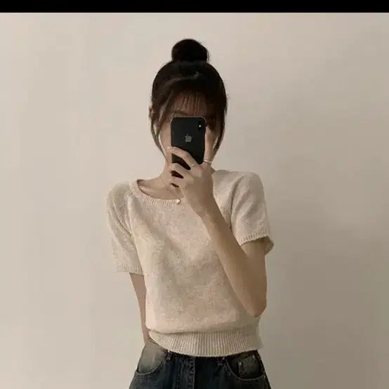 [BUNJANG] 어바웃영 데일리 유넥 무지 세미 크롭 반팔 니트 스퀘어넥 아이보리 / 어바웃영 데일리 유넥 무지 세미 크롭 반팔 니트 스퀘어넥 아이보리