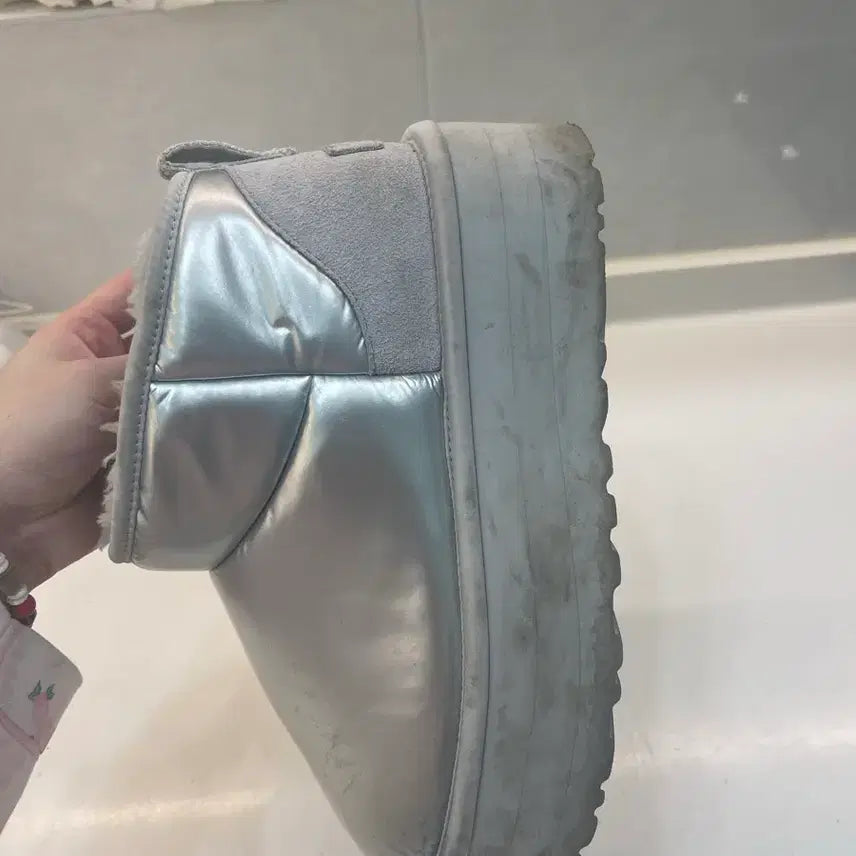 [BUNJANG] Ugg Ultra Platform High Shine Silver Boots / Ugg 어그 울트라 플랫폼 하이 샤인 실버 w8