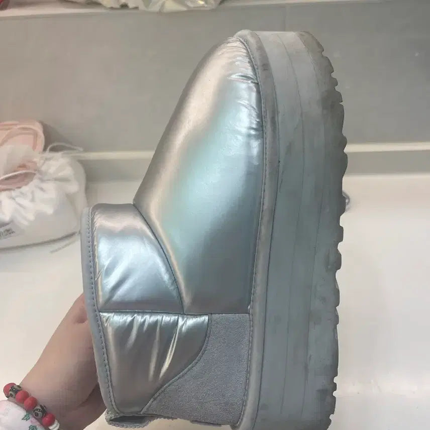 [BUNJANG] Ugg Ultra Platform High Shine Silver Boots / Ugg 어그 울트라 플랫폼 하이 샤인 실버 w8