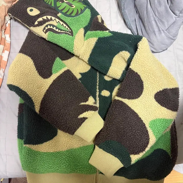 [BUNJANG] 희귀)베이프 BAPE 메가 샤크 카모 보아 후드 그린 (L / 희귀)베이프 BAPE 메가 샤크 카모 보아 후드 그린 (L