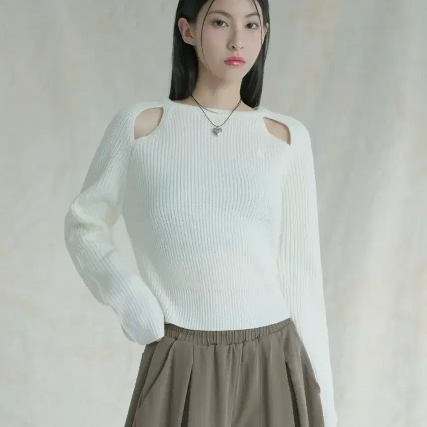 [BUNJANG] 어반드레스 Ribbed Cut-out Knit IVORY / 어반드레스 Ribbed Cut-out Knit IVORY