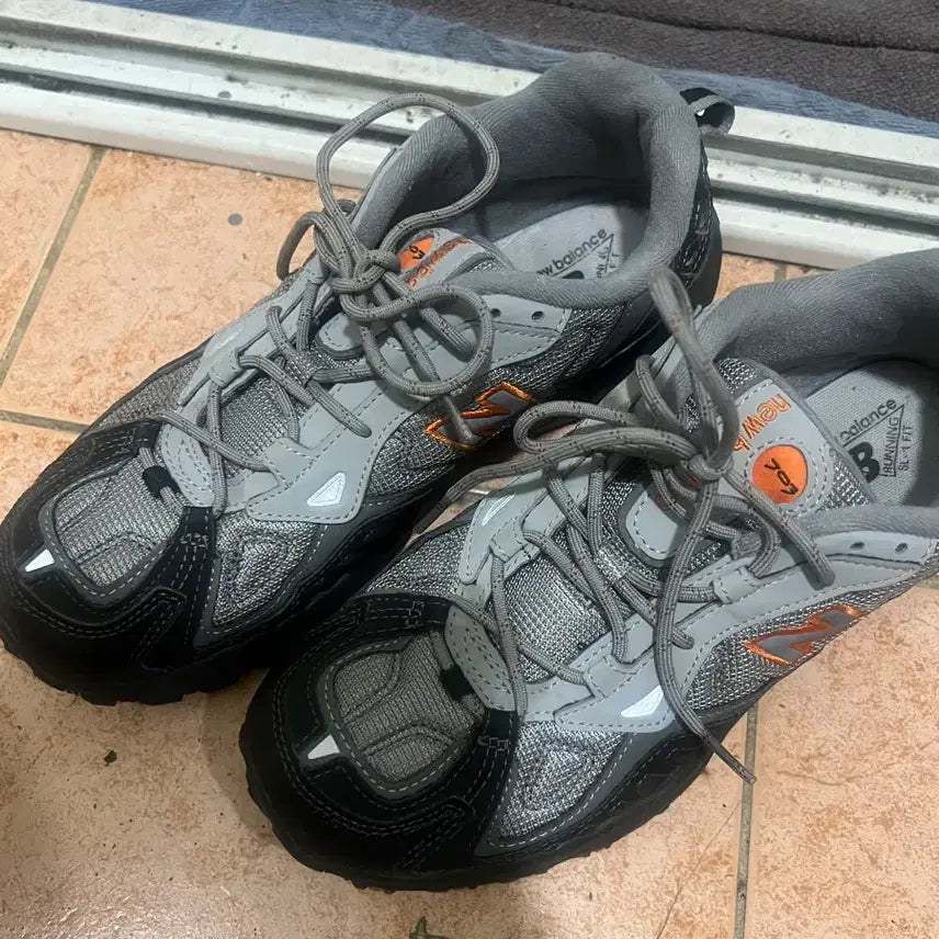 [BUNJANG] New Balance 703 Gray/Black Sneakers / 뉴발란스 703 그레이/블랙 260팝니다